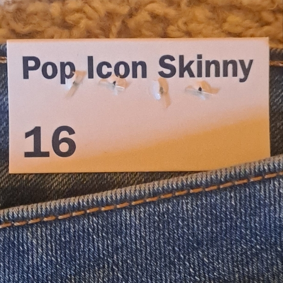 Skinny Jeans NWT - Picture 2 of 4